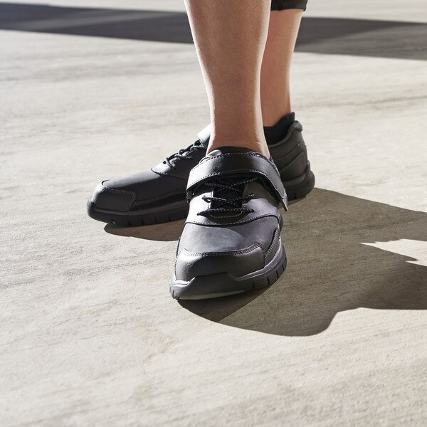 No. 31 Sport Walker in Black